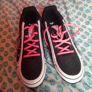 softball shoes